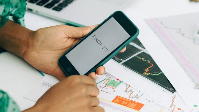 How to Read Your Instagram Insights Without Getting Lost in the Numbers