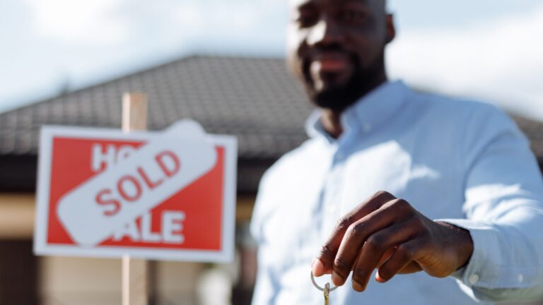 Who Else Wants to Sell a House Without Waiting Months for the Right Buyer?