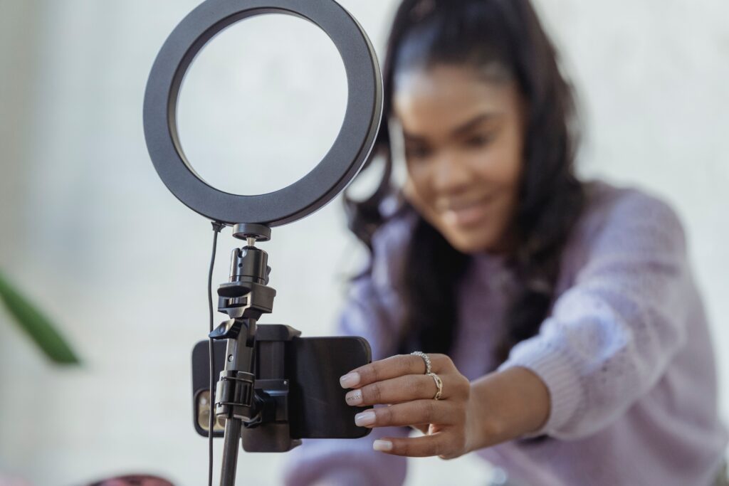 How to Get Customers on TikTok in Tanzania: SEO, TikTok LIVE, and TikTok Promote