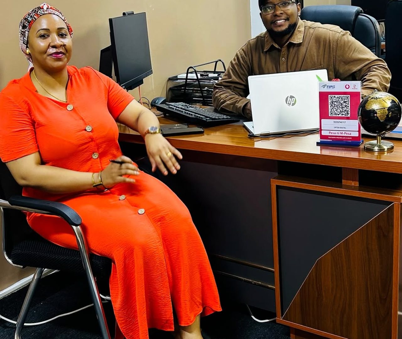 Amani Longishu with Faycosmeticstz